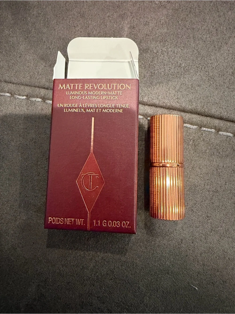 New Charlotte Tilbury Matte Revolution Nude Pink Lipstick in pillow talk mini